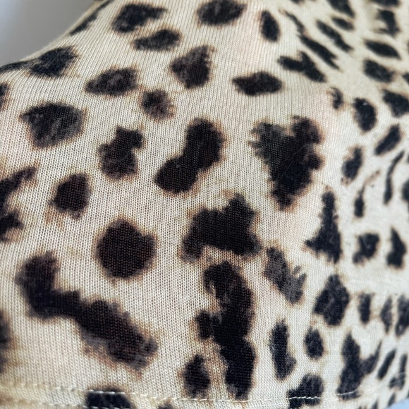 Express cheetah print tshirt - Picture 3 of 5